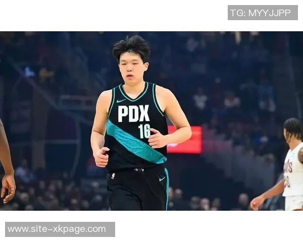 杨瀚森与开拓者的争议引发媒体热议究竟谁在乎他们的表现